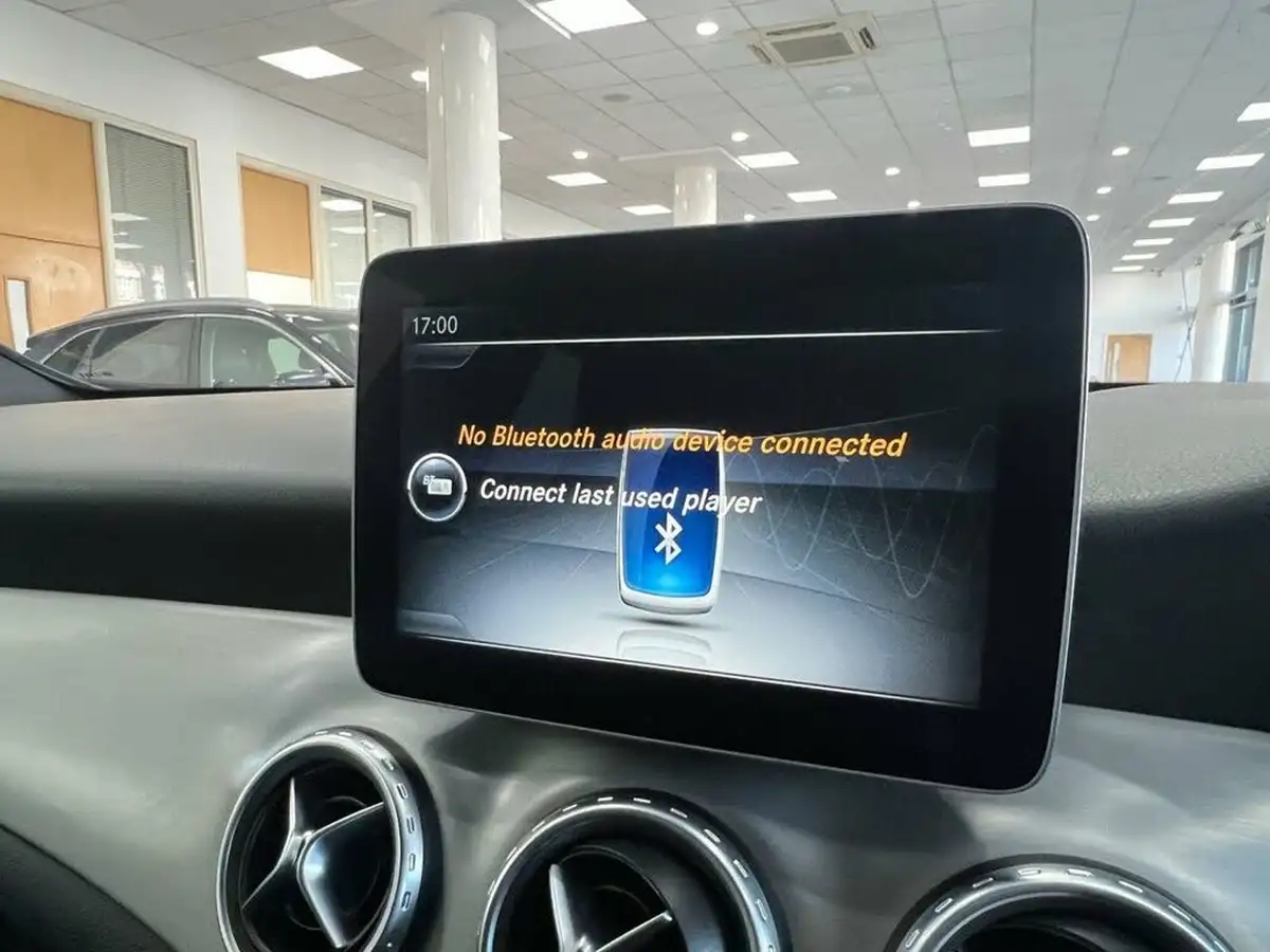 2016-mercedes-benz-gla-class-20-gla-250-amg-line-ss-7g-dct-big-13