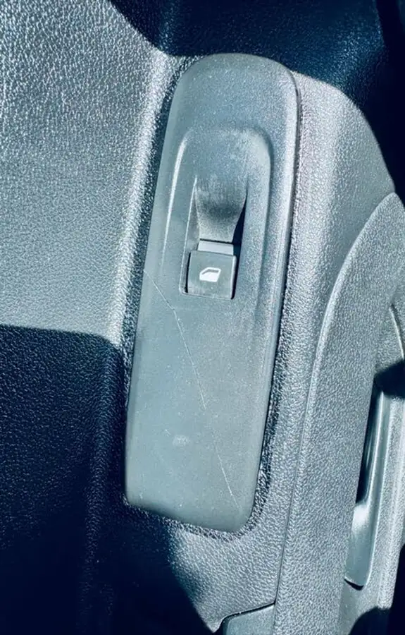 2020-peugeot-partner-15-bluehdi-1000-professional-100ps-eu6dt-panel-big-23