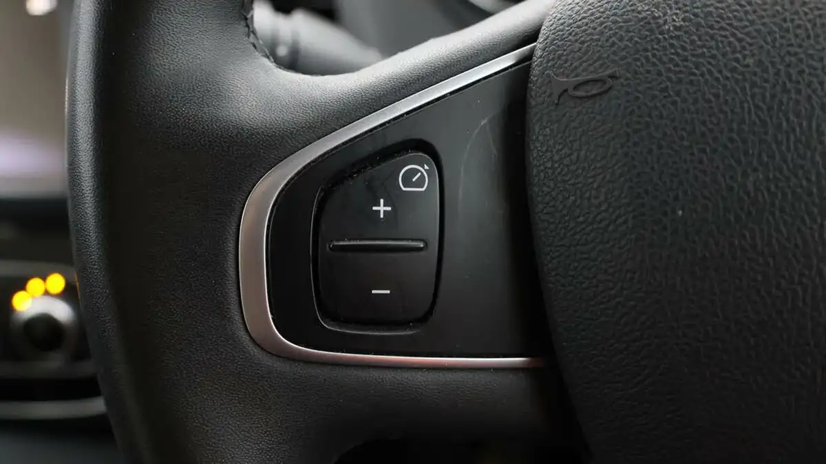 2020-renault-captur-09-tce-iconic-big-20
