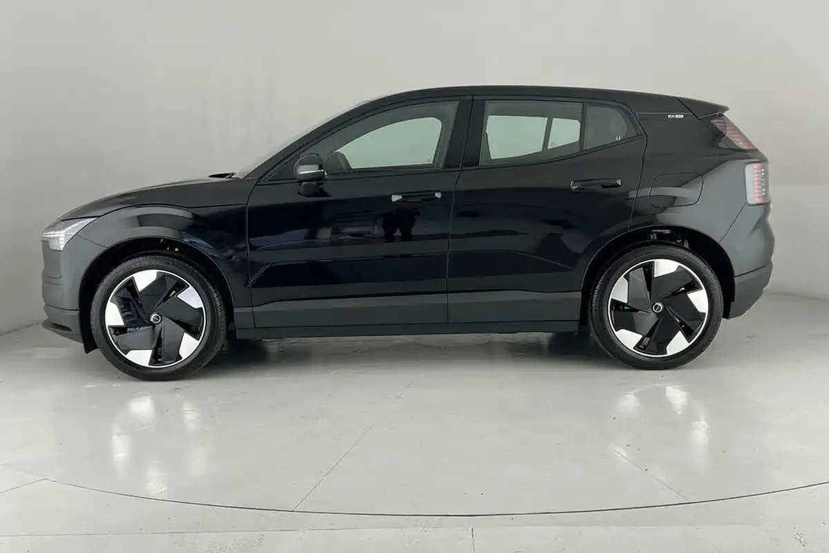 2024-volvo-ex30-e-single-motor-plus-extended-range-big-23