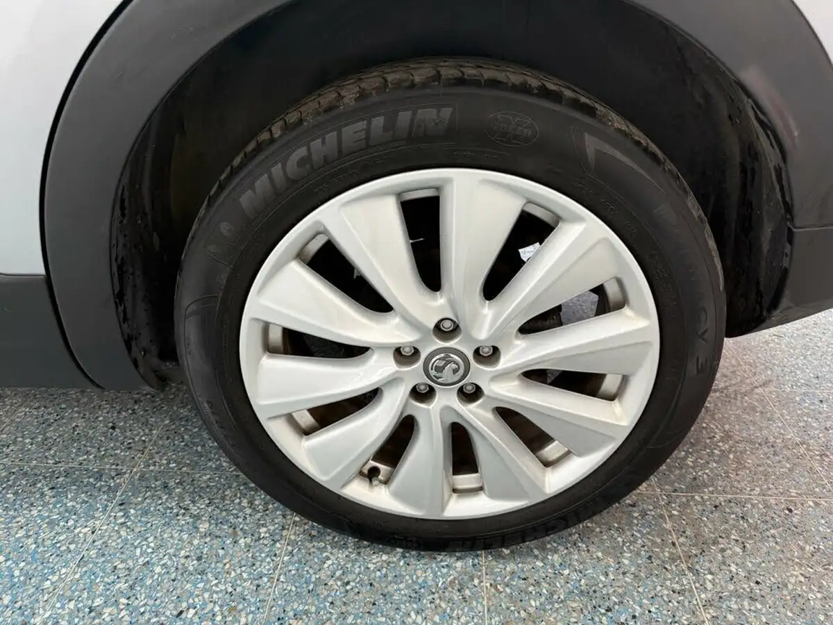 2019-vauxhall-grandland-x-12-elite-nav-big-13