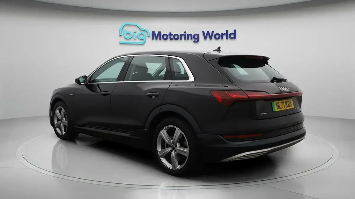2021-audi-e-tron-50e-technik-station-wagon-big-5
