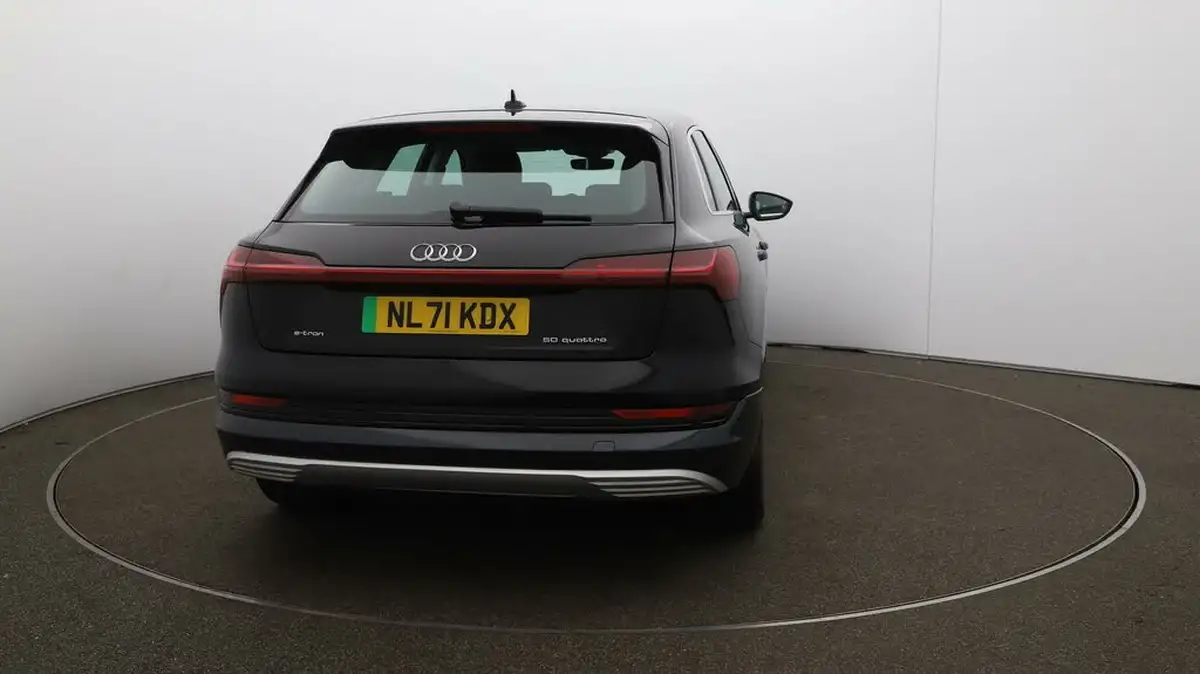 2021-audi-e-tron-50e-technik-station-wagon-big-50