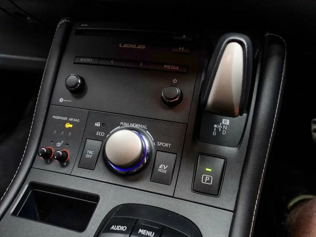 2019-lexus-ct-200h-18-f-sport-big-28