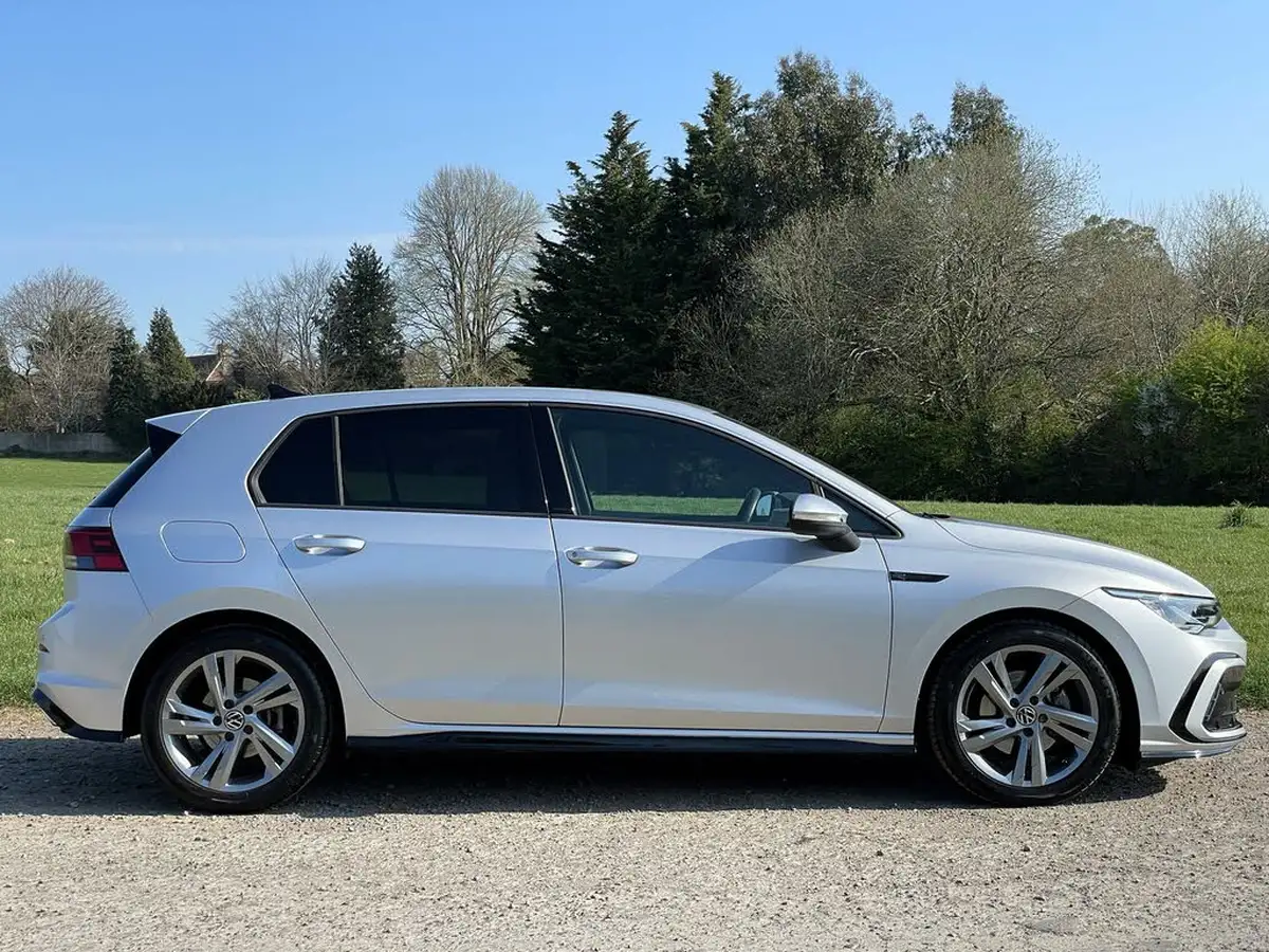 2021-volkswagen-golf-big-1