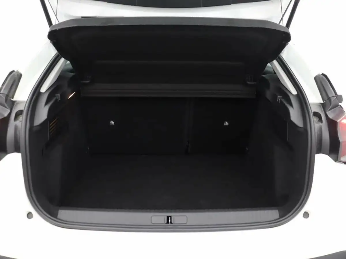 2022-citroen-c4-12-puretech-sense-big-10