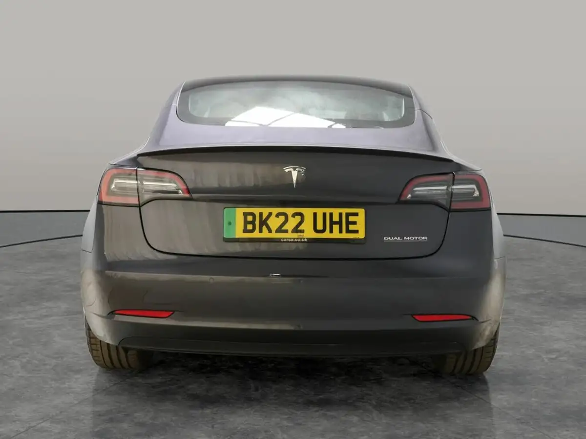 2022-tesla-model-3-e-performance-big-12