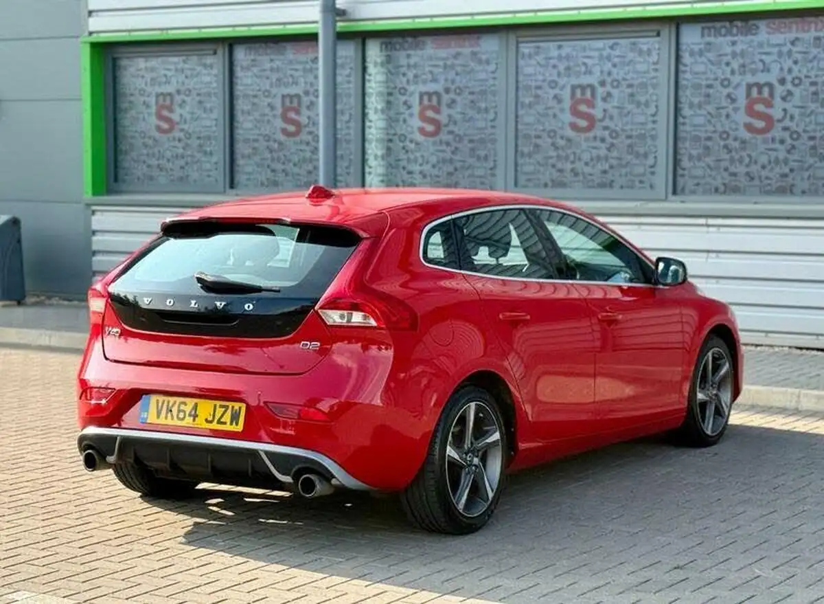 2014-volvo-v40-16td-d2-r-design-nav-big-50