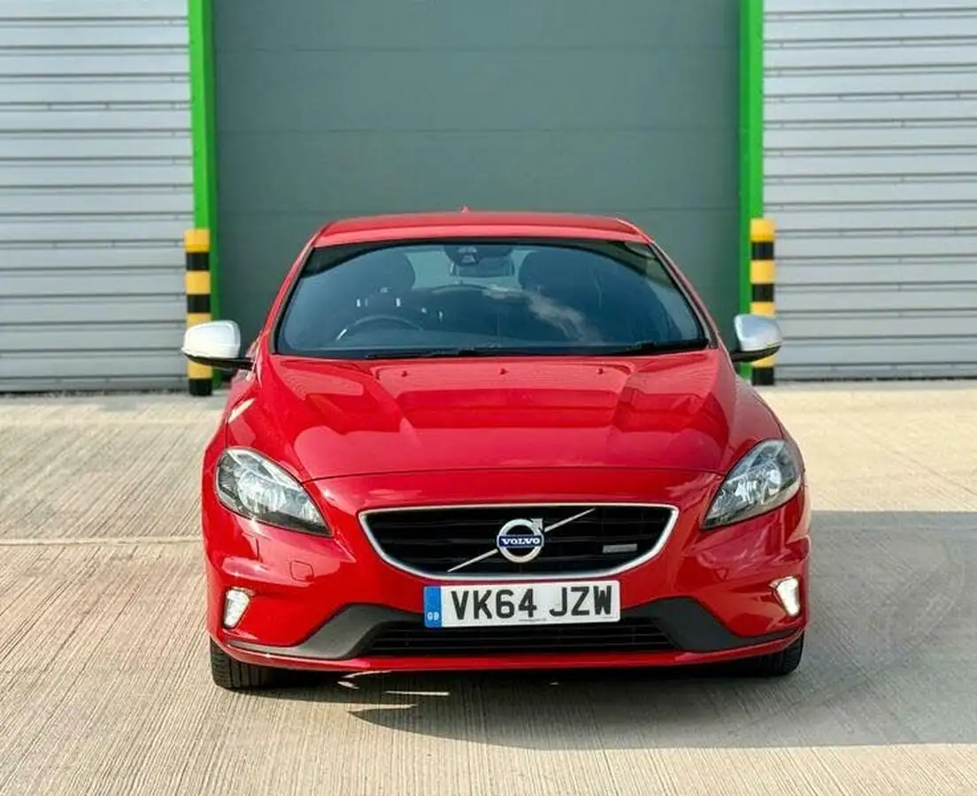 2014-volvo-v40-16td-d2-r-design-nav-big-2