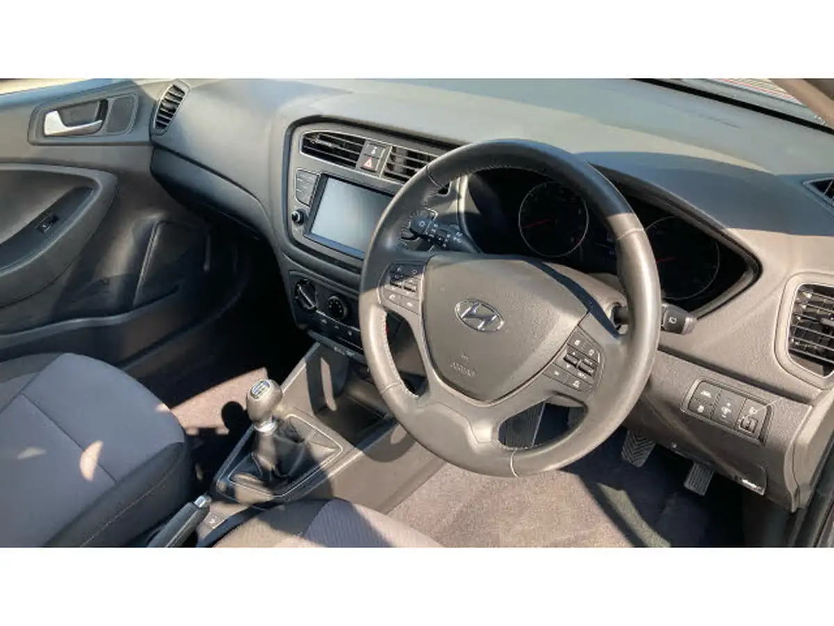 2018-hyundai-i20-12-se-mpi-isg-hatchback-5d-big-13