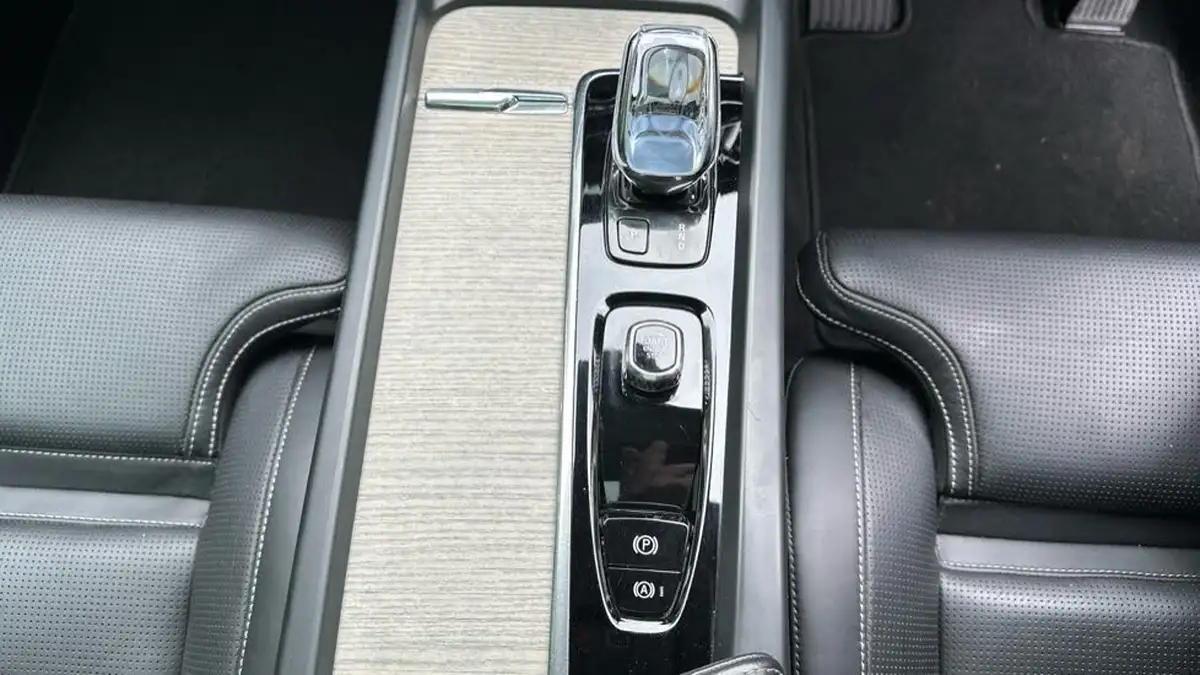2022-volvo-xc60-20-t6-inscription-350bhp-big-48