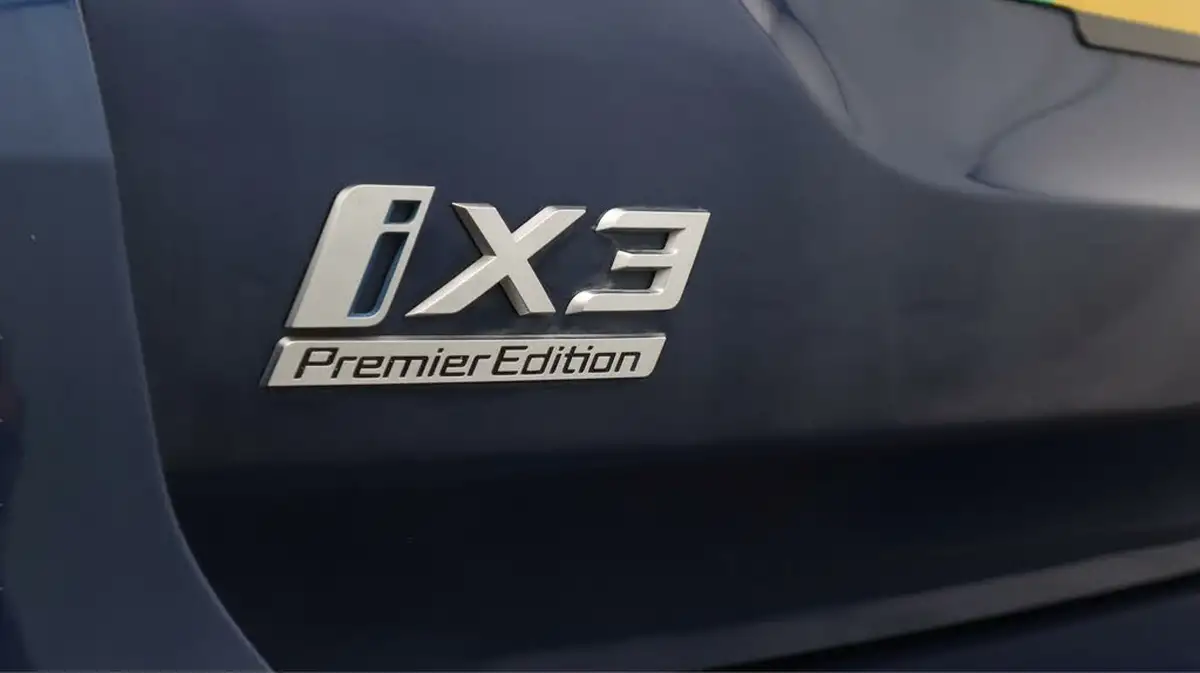 2022-bmw-ix3-e-premier-edition-big-21
