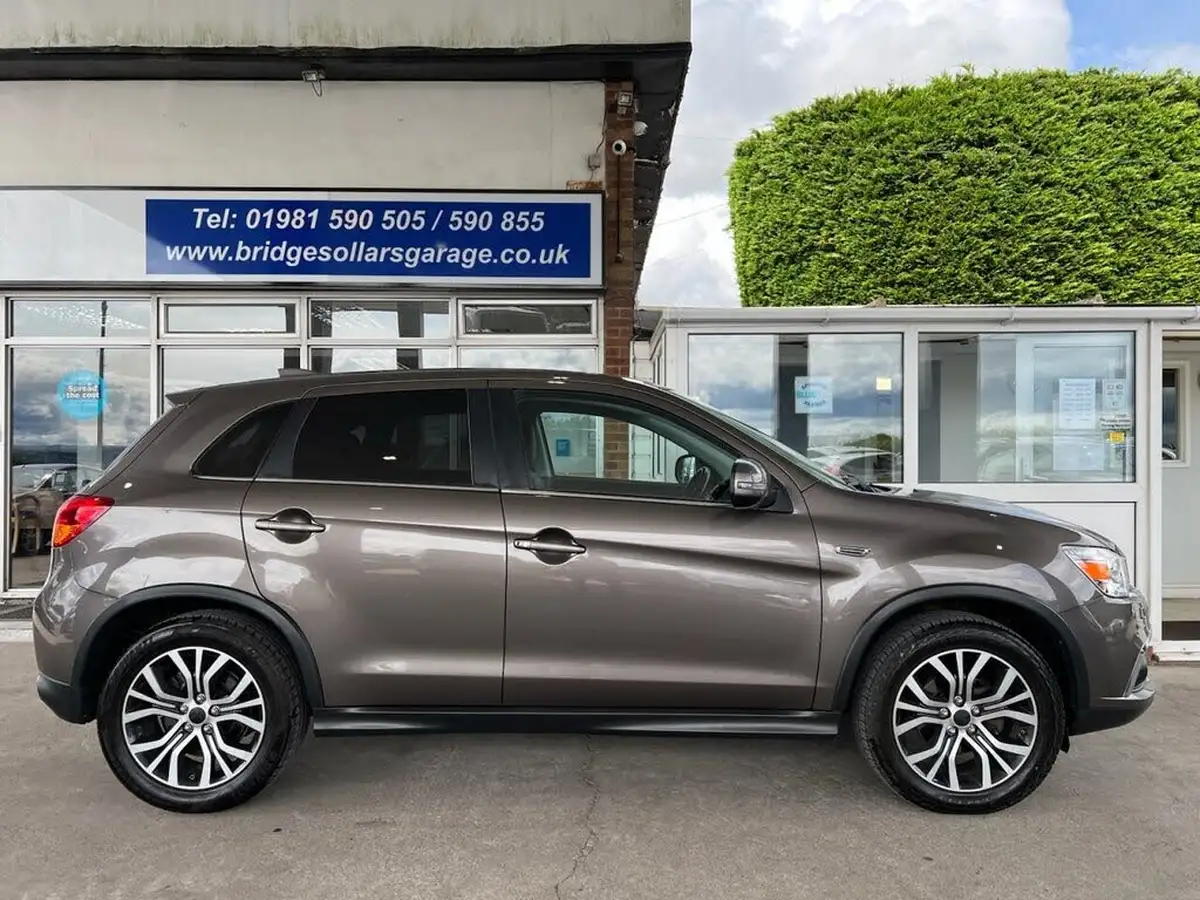 2017-mitsubishi-asx-16d-3-big-12