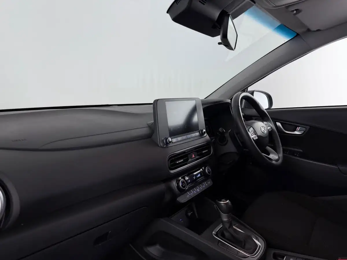 2021-hyundai-kona-16-gdi-se-connect-big-16