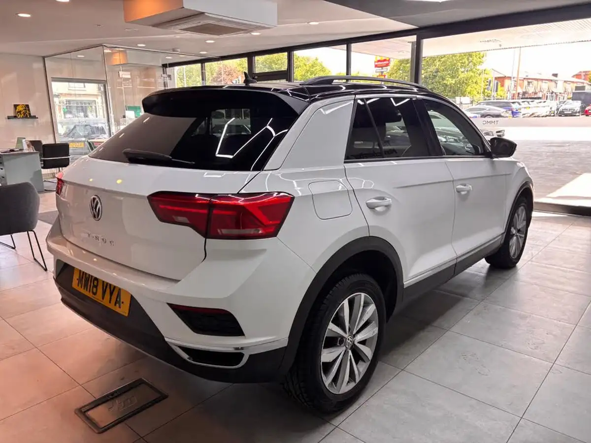 2018-volkswagen-t-roc-10-tsi-design-ss-big-10