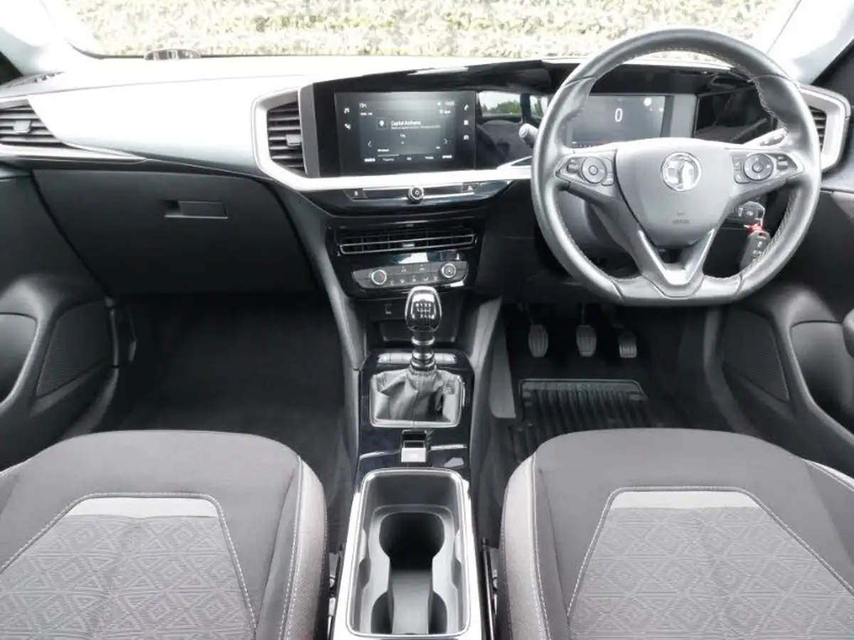 2021-vauxhall-mokka-12-se-edition-big-2