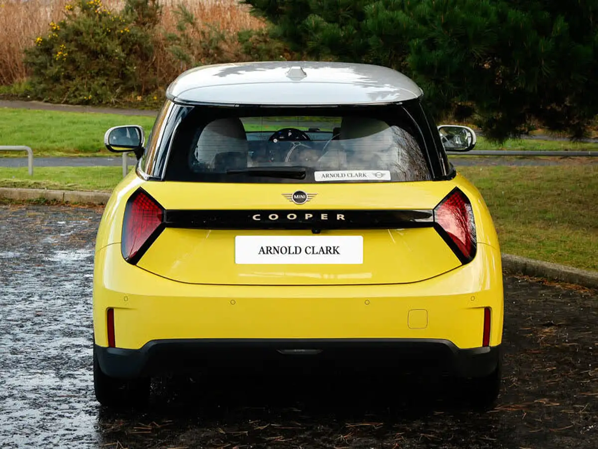 2024-mini-cooper-e-cooper-e-classic-big-14