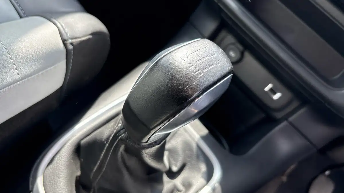 2023-citroen-c3-12-puretech-elle-83ps-ss-big-19