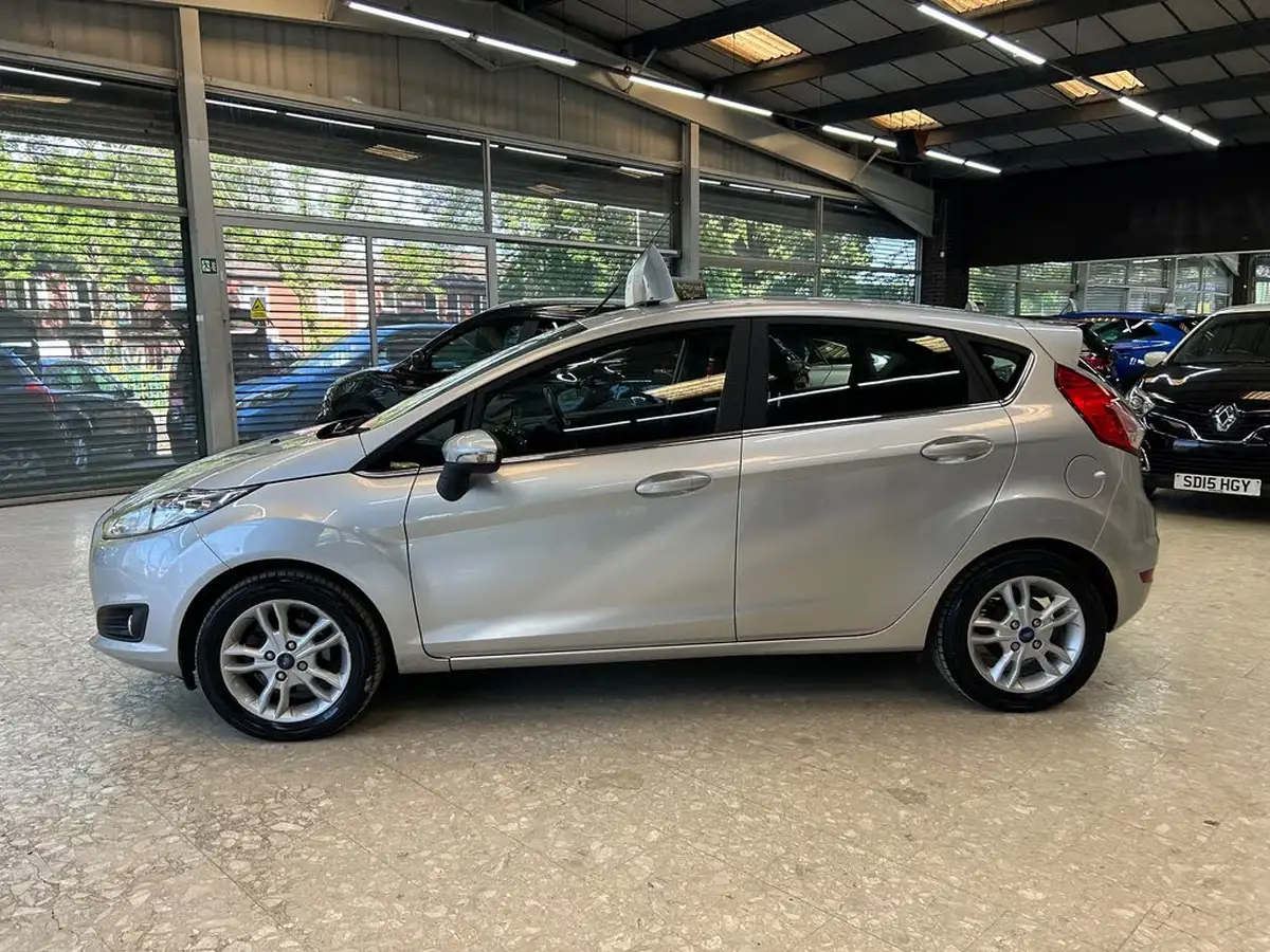 2014-ford-fiesta-10-zetec-100ps-ecoboost-ss-5d-big-3