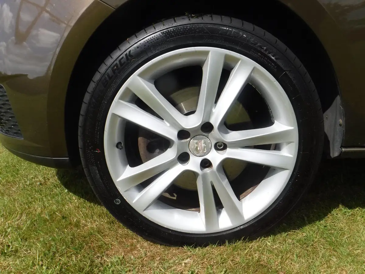 2010-seat-ibiza-16td-se-big-4