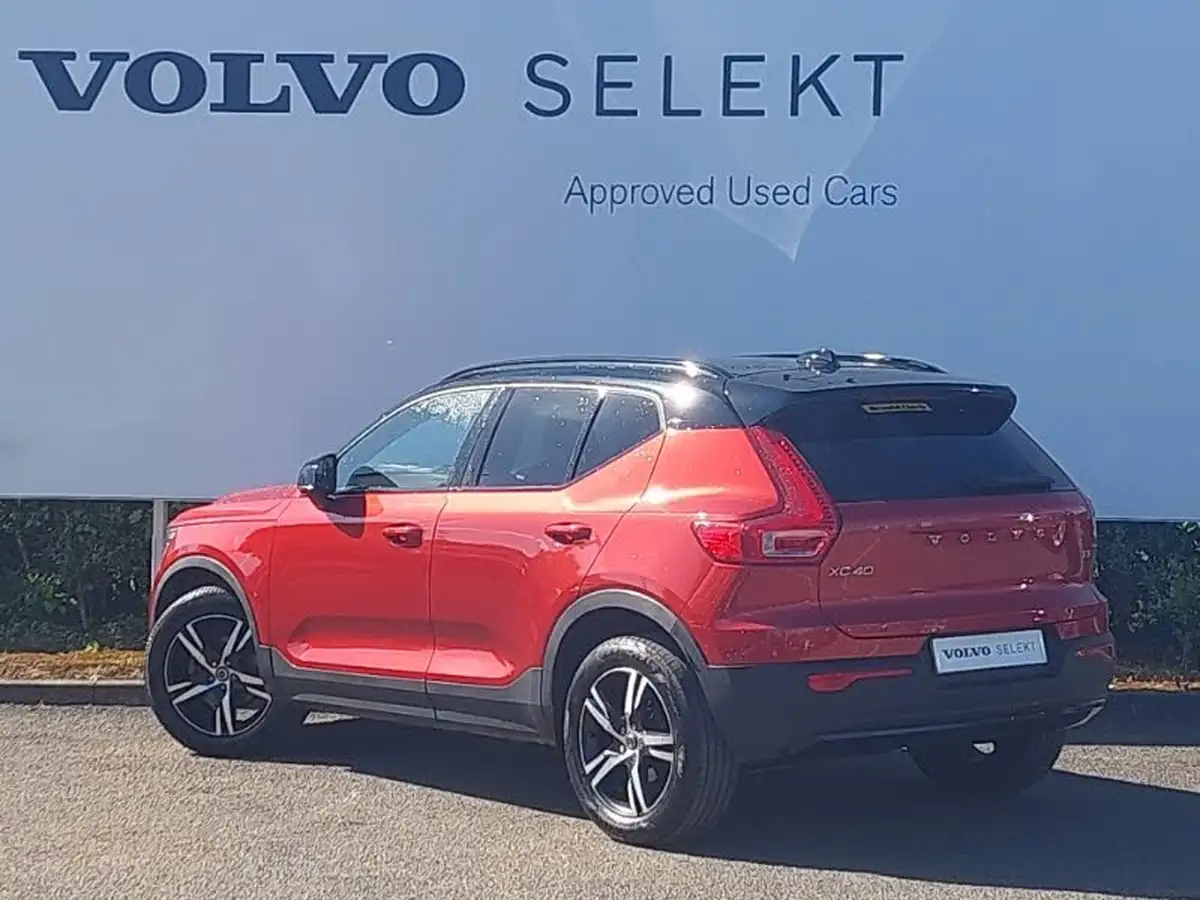 2020-volvo-xc40-15-t3-r-design-big-1