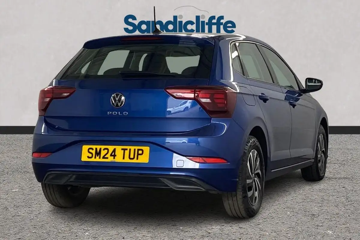 2024-volkswagen-polo-10-tsi-life-big-3