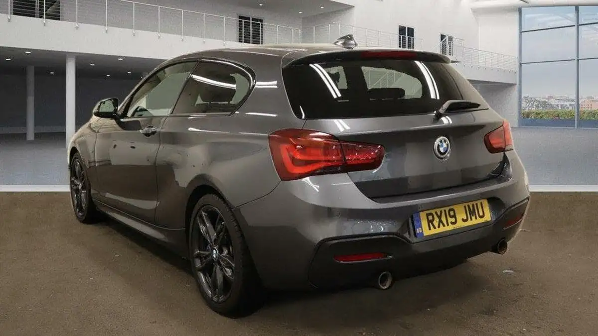 2019-bmw-1-series-30-m140i-championship-edition-big-2