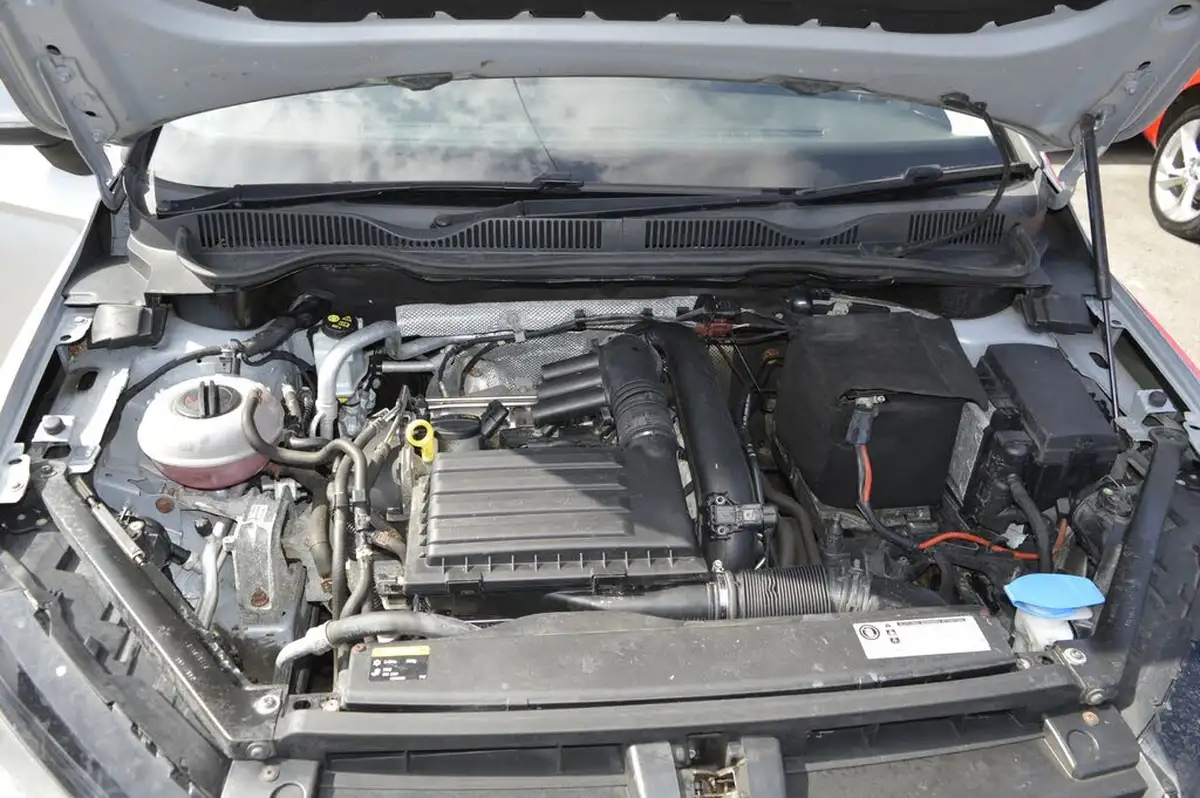 2014-volkswagen-golf-sv-12-tsi-s-110ps-big-18
