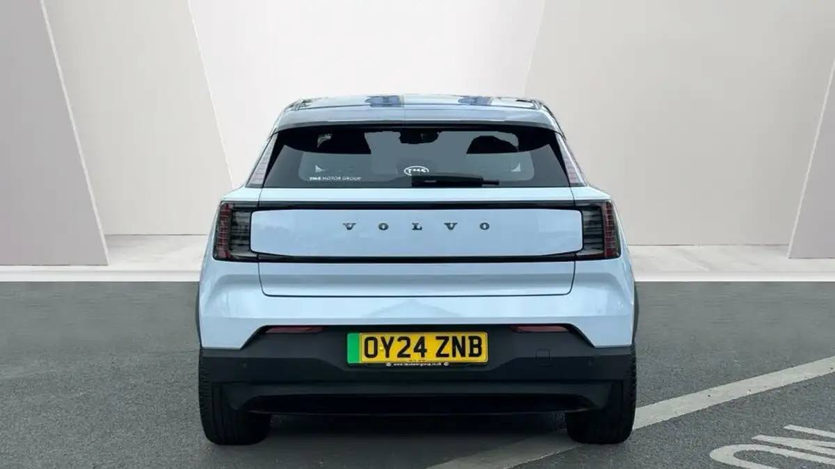 2024-volvo-ex30-e-single-motor-plus-extended-range-big-6