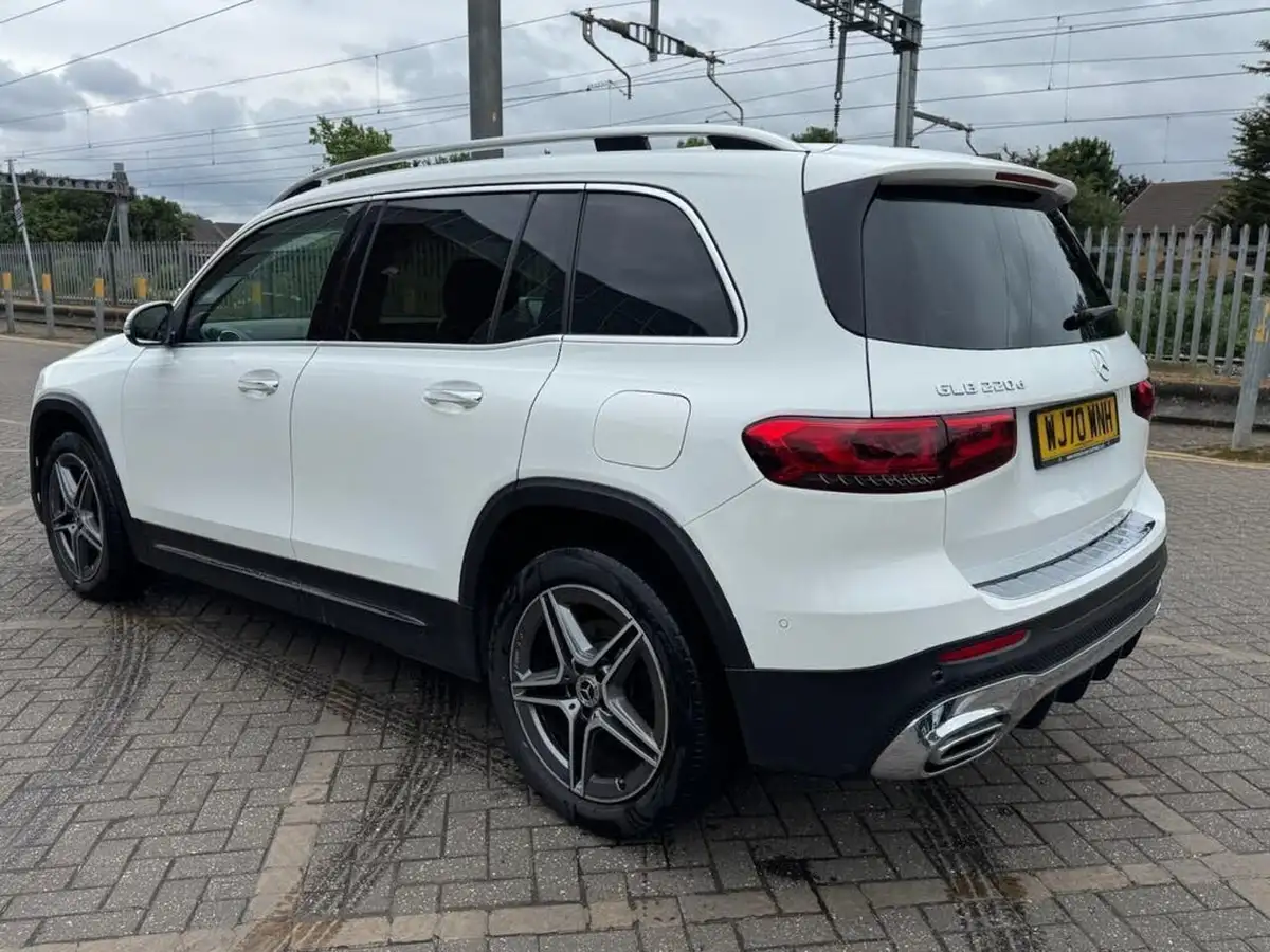 2020-mercedes-benz-glb-class-20d-glb220d-amg-line-premium-5-big-8