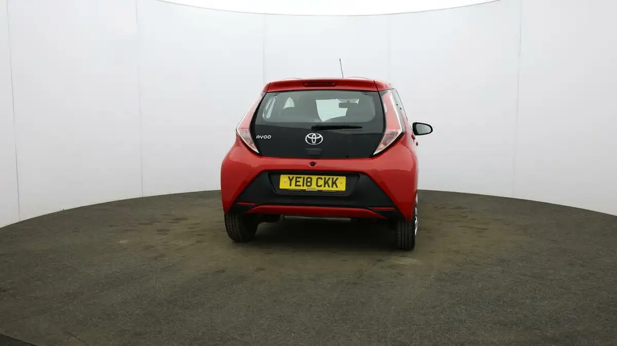 2018-toyota-aygo-10-vvt-i-x-play-71bhp-5d-big-62