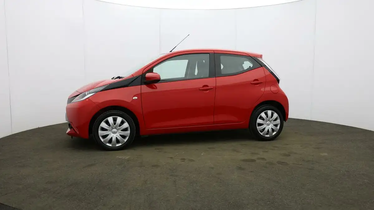 2018-toyota-aygo-10-vvt-i-x-play-71bhp-5d-big-34