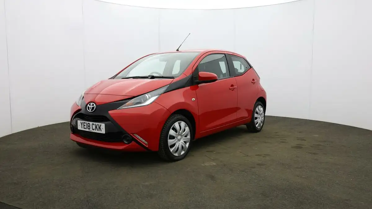 2018-toyota-aygo-10-vvt-i-x-play-71bhp-5d-big-38