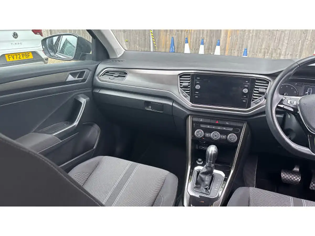 2019-volkswagen-t-roc-15-tsi-se-dsg-big-13