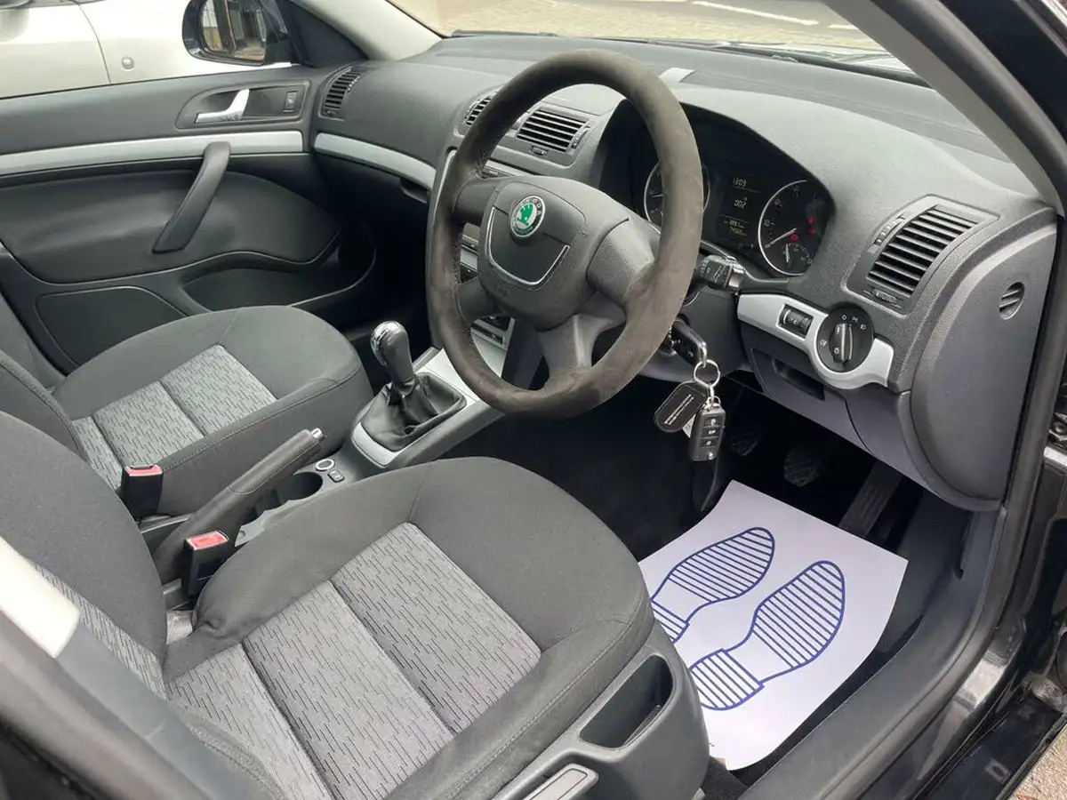 2010-skoda-octavia-14-se-tsi-122bhp-hatchback-big-18