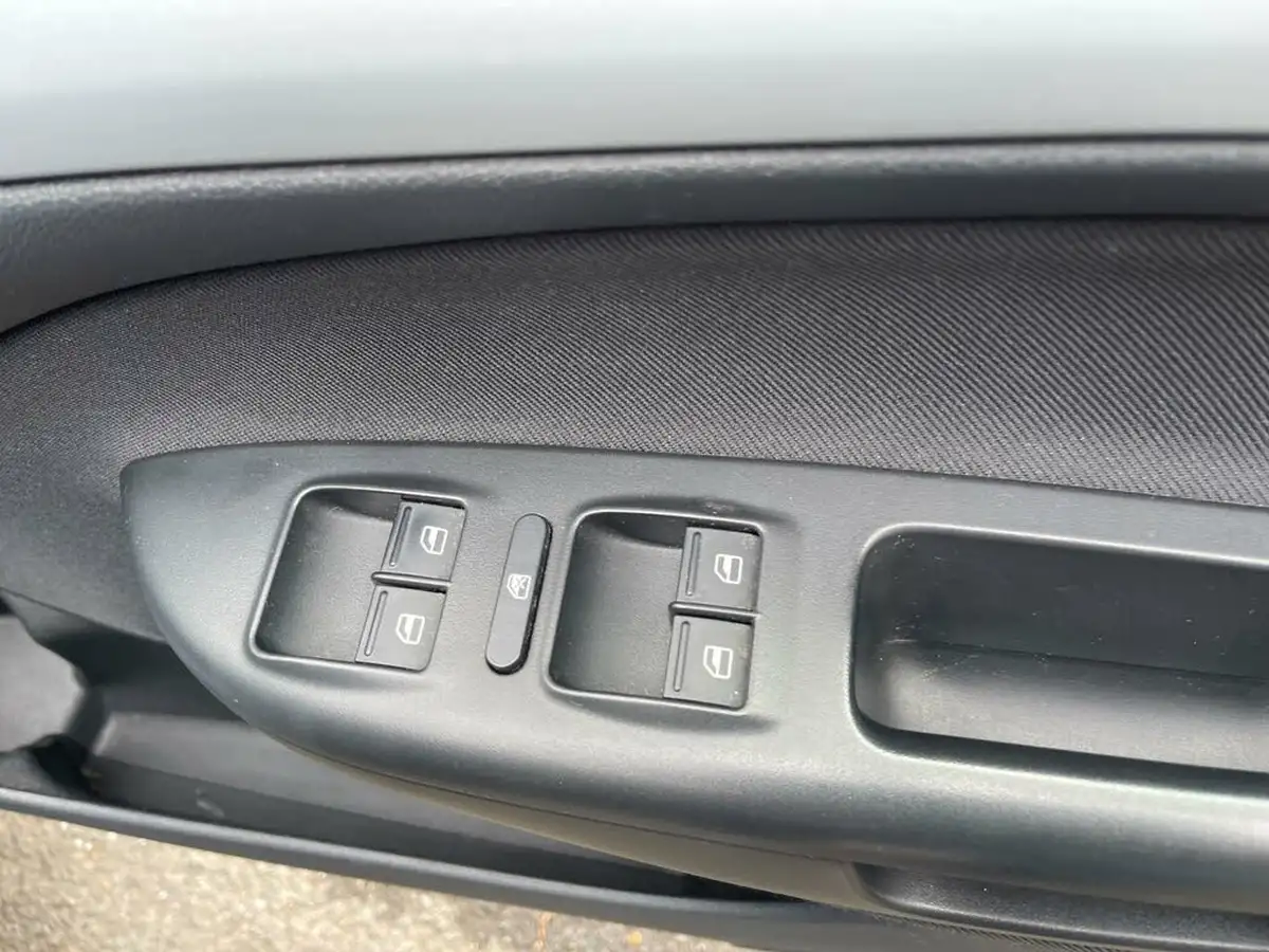 2010-skoda-octavia-14-se-tsi-122bhp-hatchback-big-42