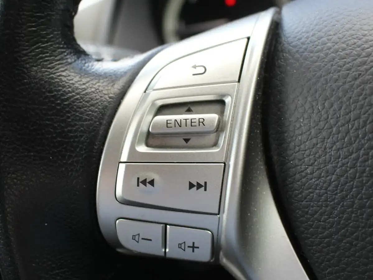 2021-nissan-navara-23dci-tt-tekna-8-navileather-auto-big-21