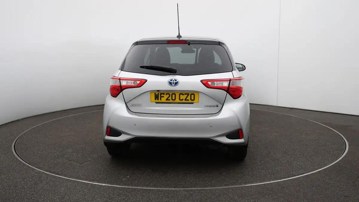 2020-toyota-yaris-15-vvt-i-y20-98bhp-hybrid-1497cc-e-cvt-big-52