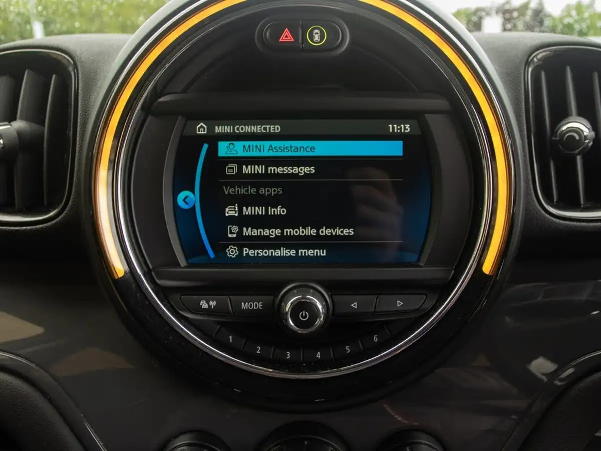 2019-mini-countryman-15-cooper-classic-big-23