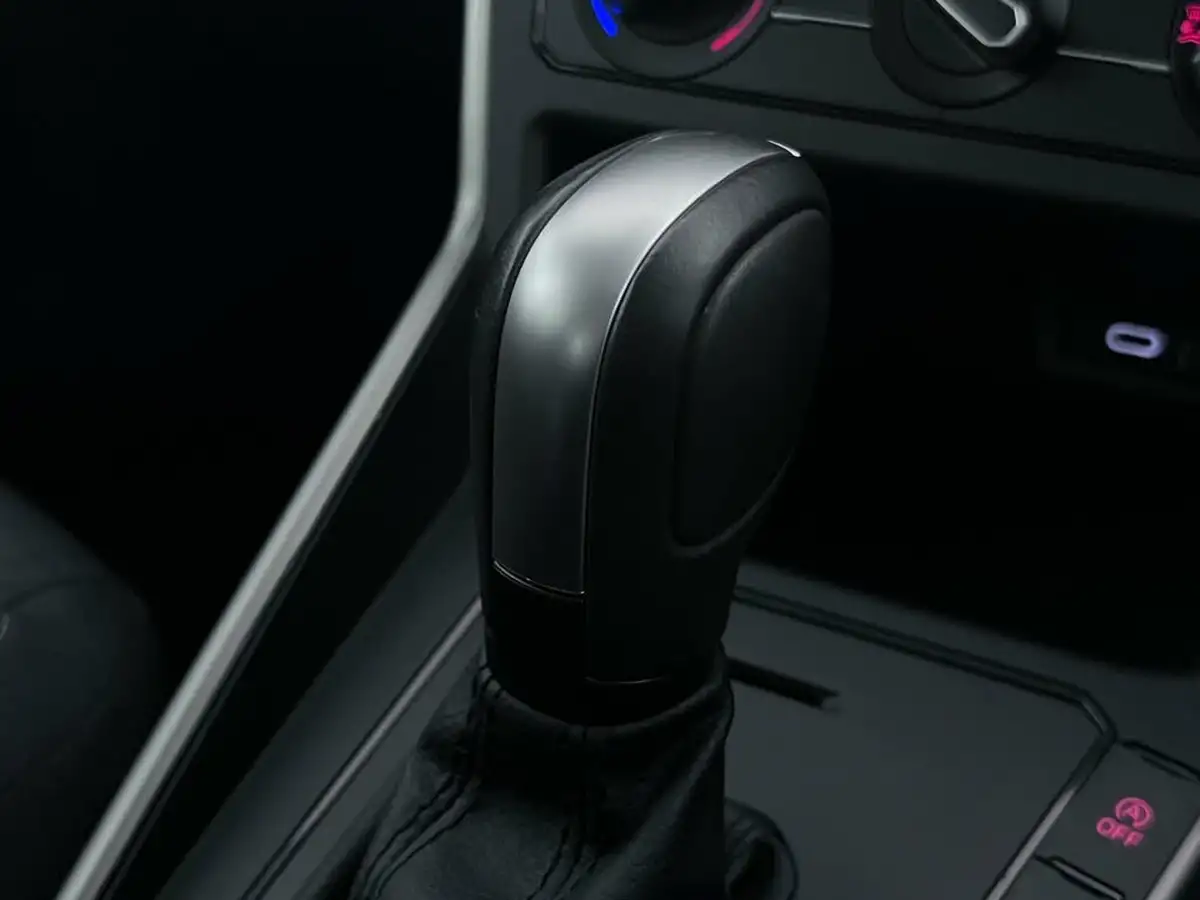2021-volkswagen-polo-10-tsi-match-dsg-big-39
