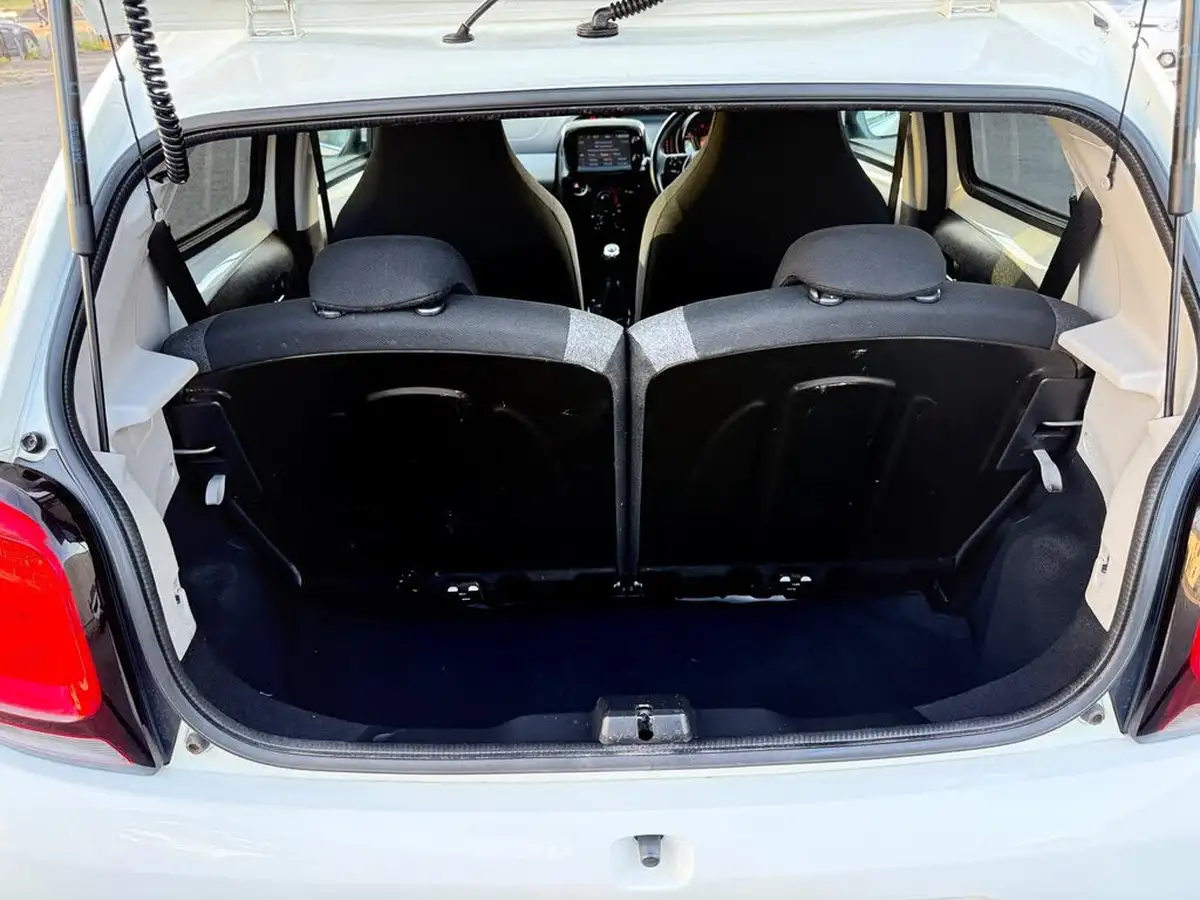 2017-citroen-c1-12-puretech-flair-5d-big-45