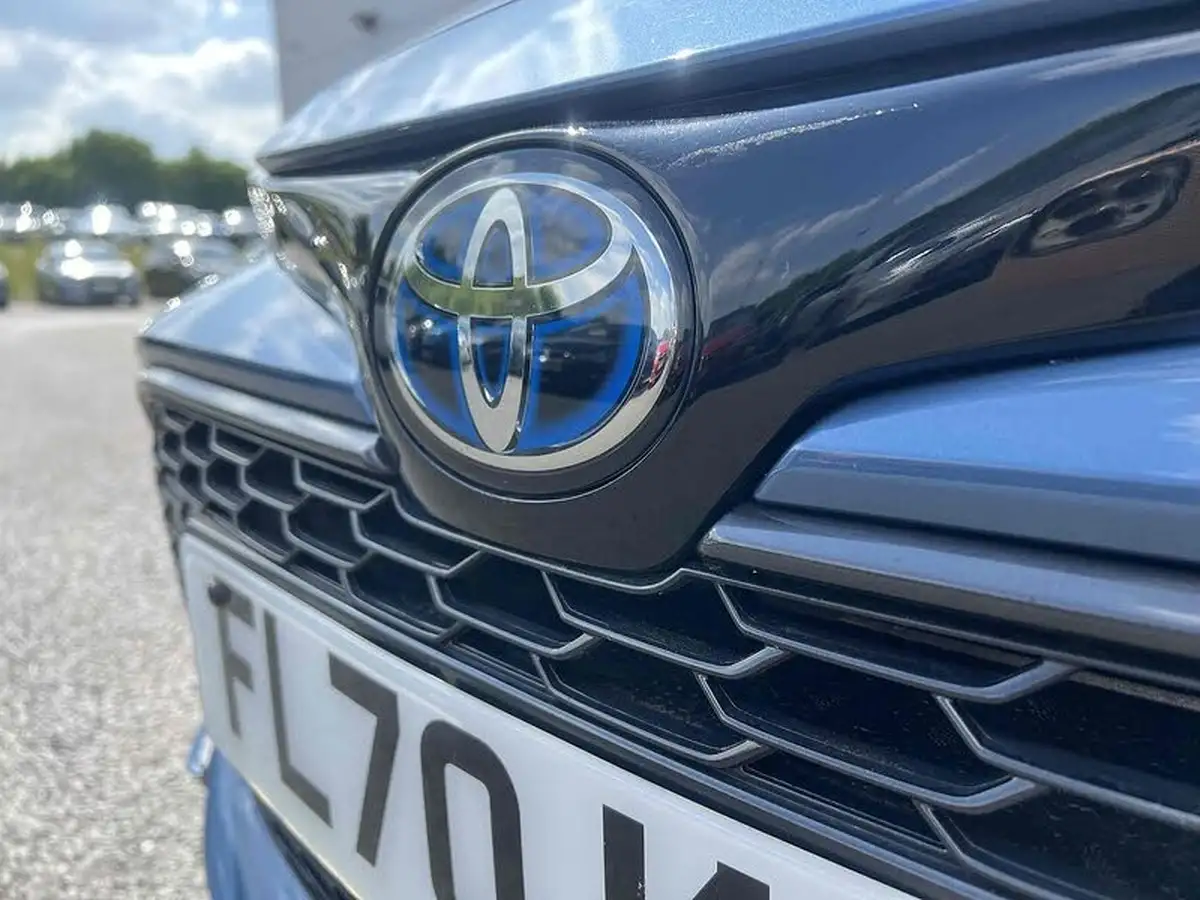 2020-toyota-corolla-18-vvt-i-icon-tech-spare-wheel-hatchback-5d-big-12
