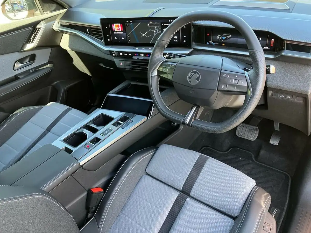 2024-vauxhall-grandland-e-ultimate-big-8