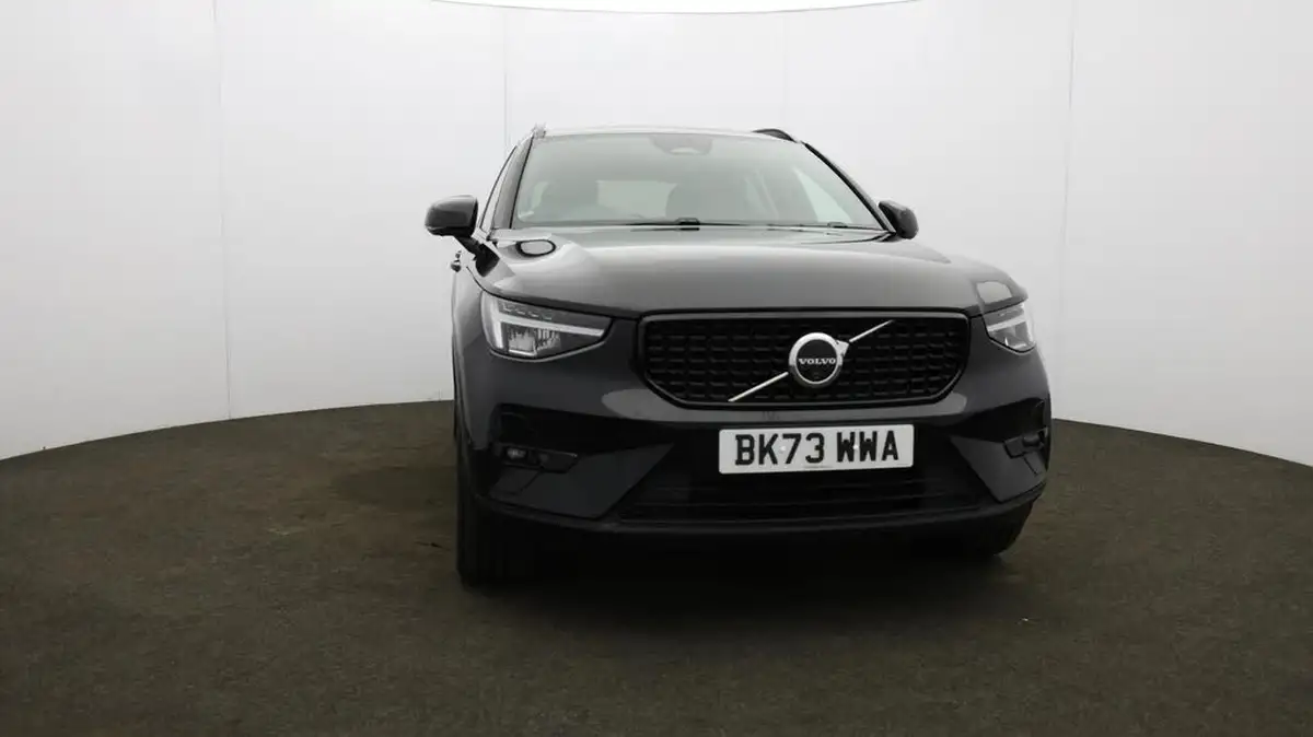 2023-volvo-xc40-20-b3-plus-big-31