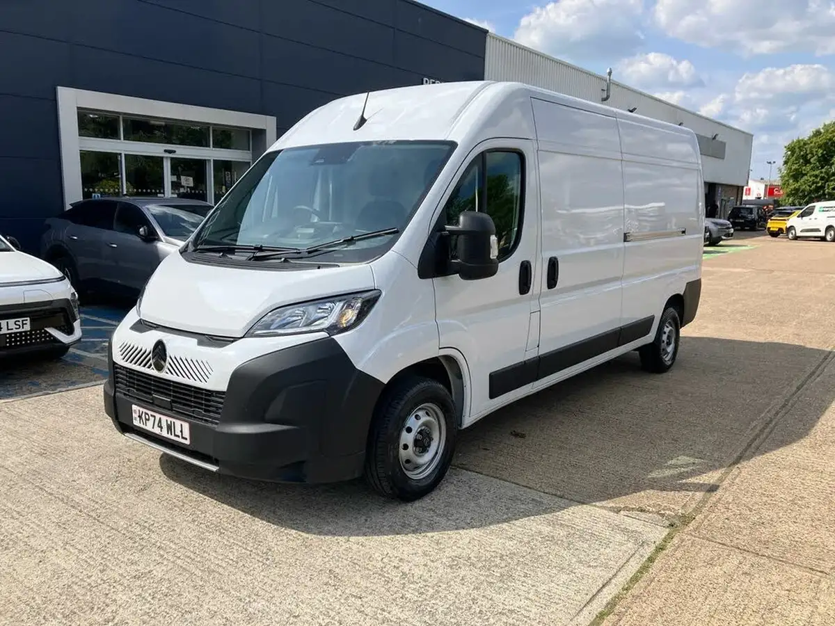 2024-citroen-relay-big-28