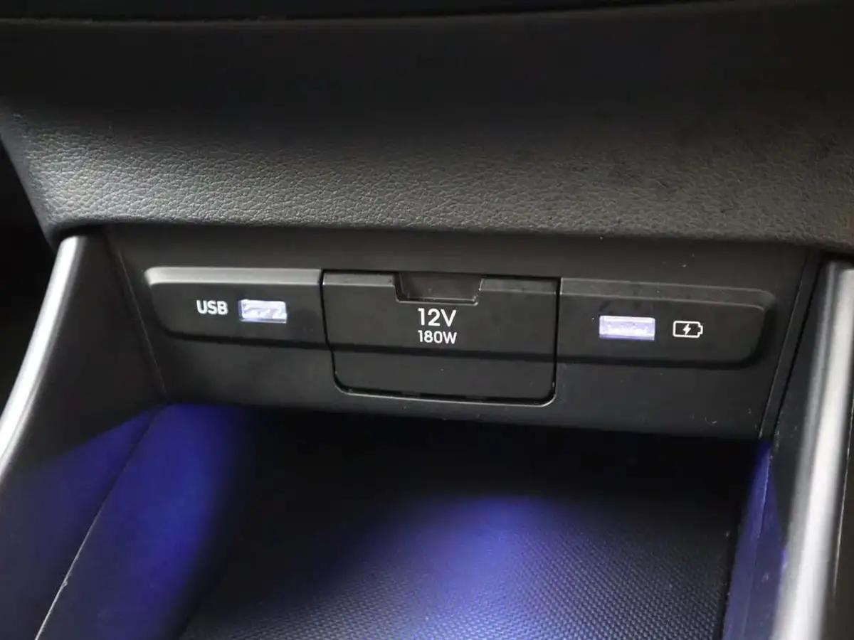 2022-hyundai-i20-10-t-gdi-premium-eclutch-imt-big-19
