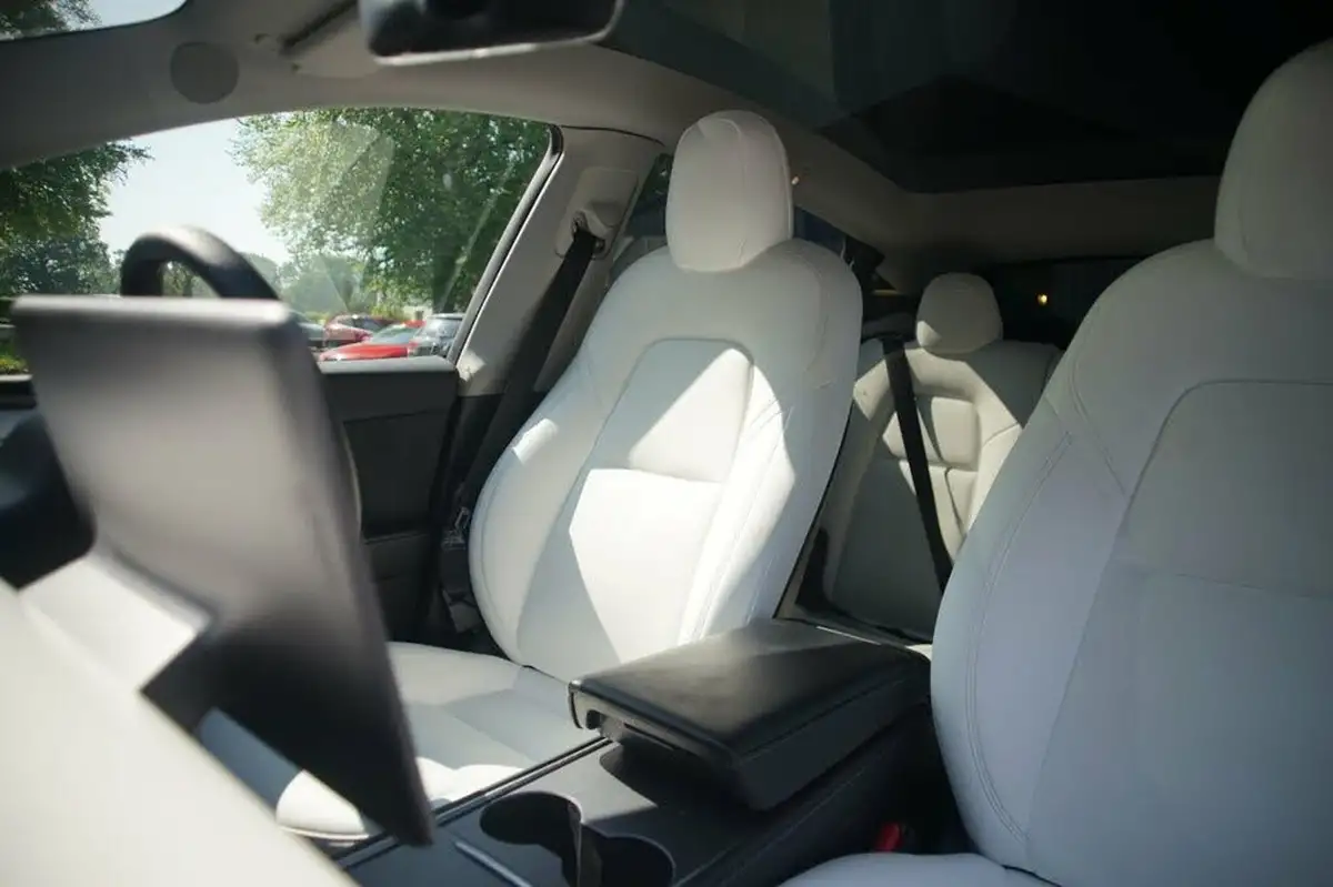 2022-tesla-model-y-e-long-range-big-20