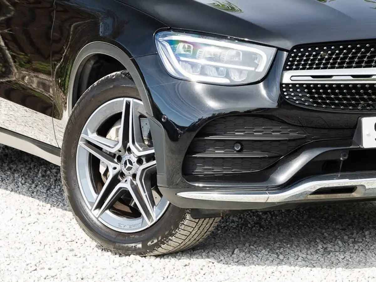 2022-mercedes-benz-glc-class-20d-glc220d-amg-line-195ps-station-wagon-5d-1950cc-4matic-plus-big-8