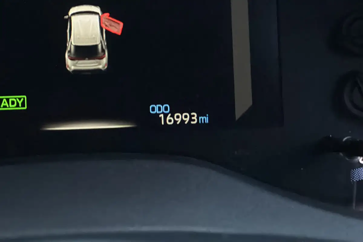 2022-toyota-yaris-15-vvt-i-design-panoramic-roof-big-14