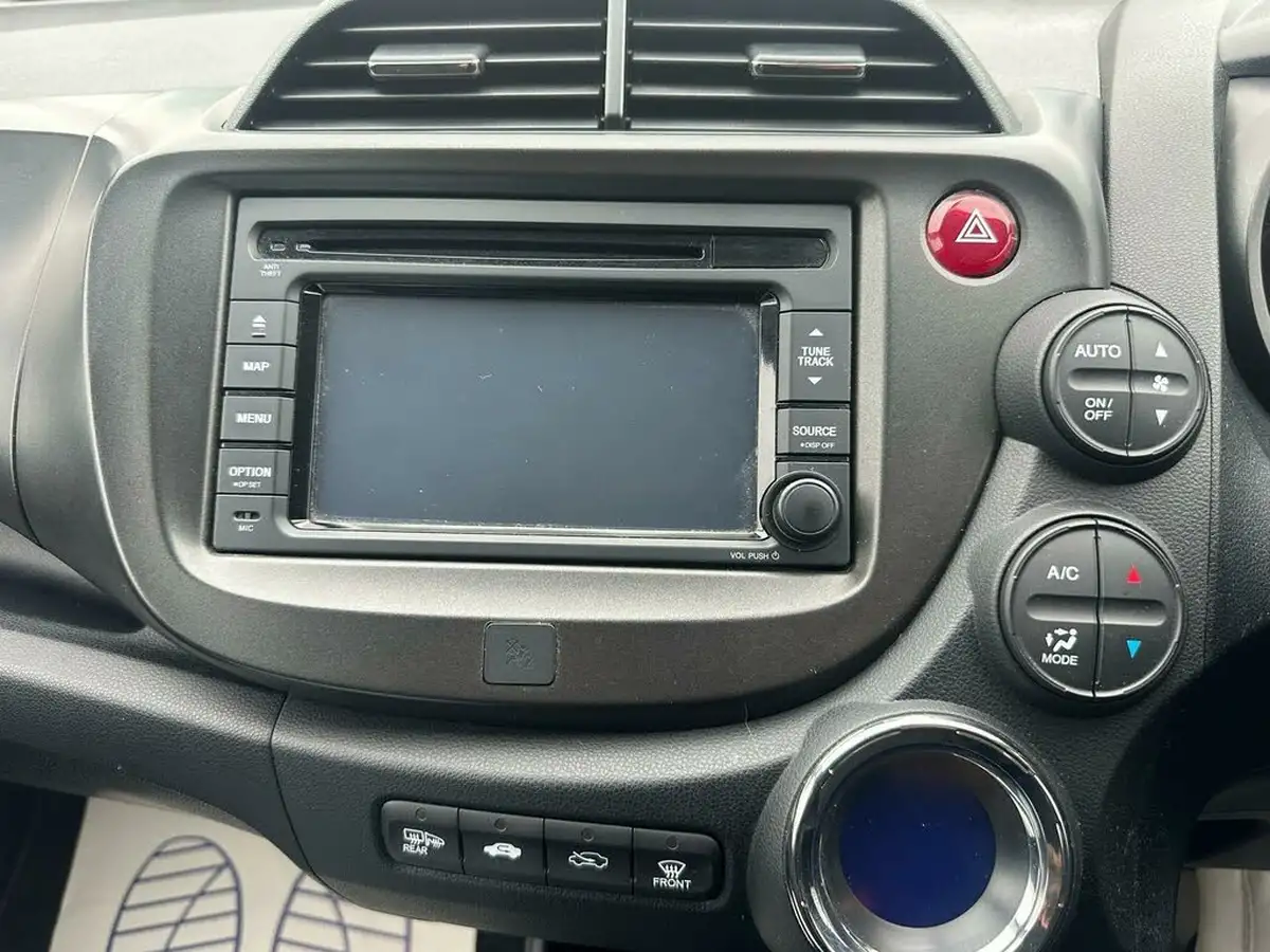 2014-honda-jazz-13-hs-t-big-10